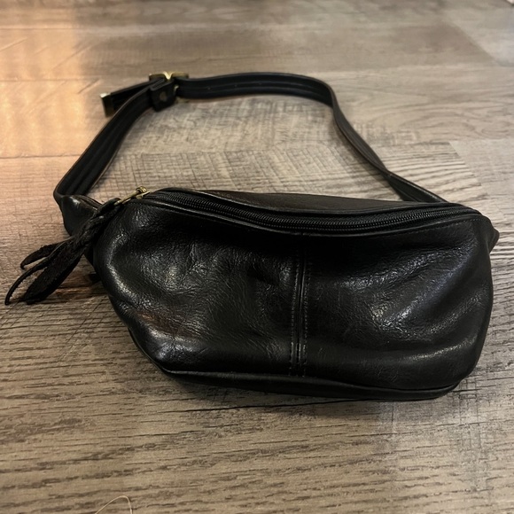 Sven Handbags - Sven Black Vintage Leather Fanny Pack/Belt bag